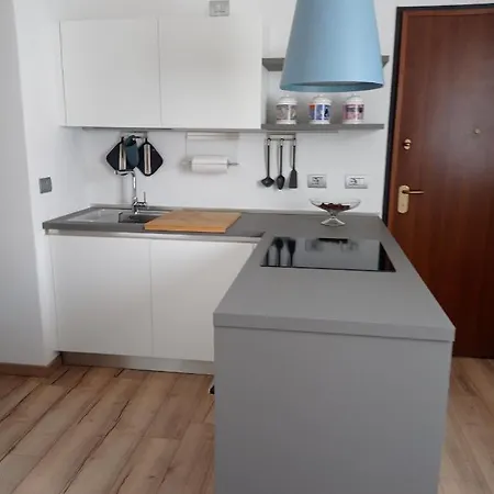 Casa Mirta Манделло-дель-Ларио