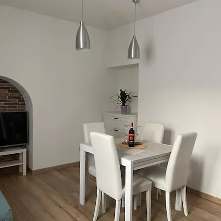 Casa Mirta Апартаменты *